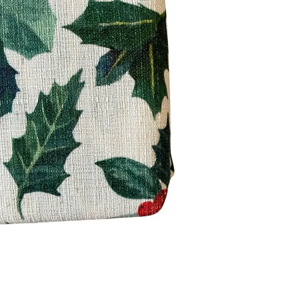 Cupcakes & Cashmere Holly Berry Christmas Tablecloth 60” X 120” Oblong New